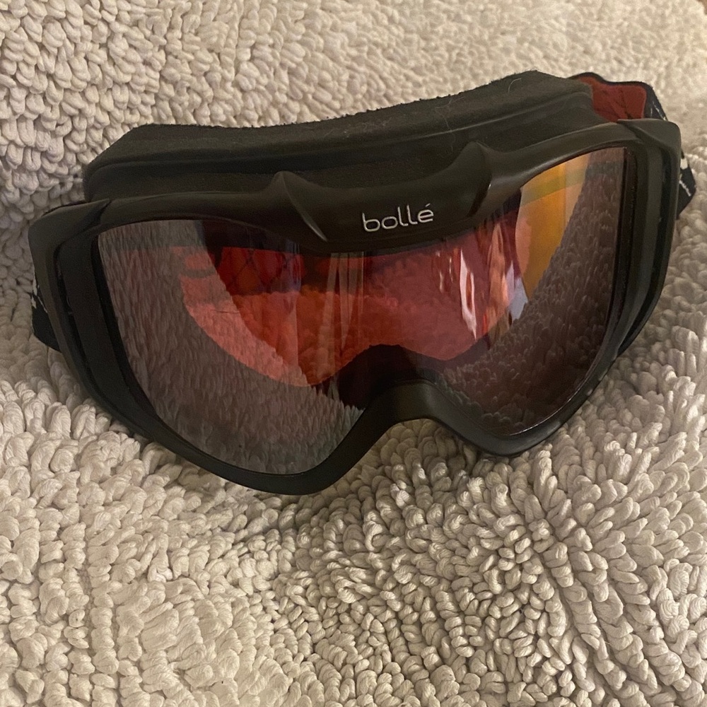 Bolle Black Frame with Red Lens Goggles